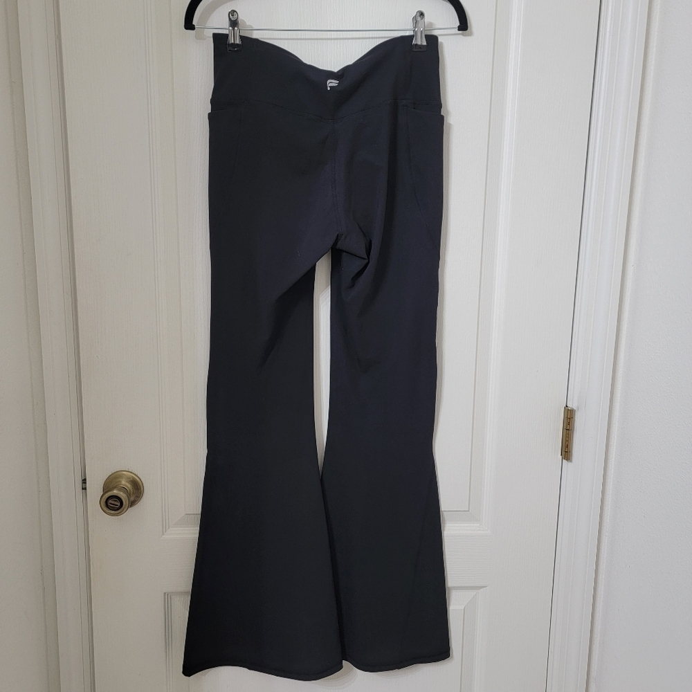 Pureluxe Size S Black Low-Rise Crossover Flare Legging - Picture 4 of 14